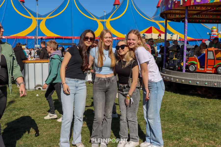 Sfeer Pleinpop Zondag (38)